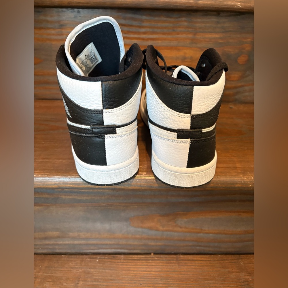 Nike WMNS JORDAN 1 MID SE 'HOMAGE' Size 9 - Picture 5 of 6